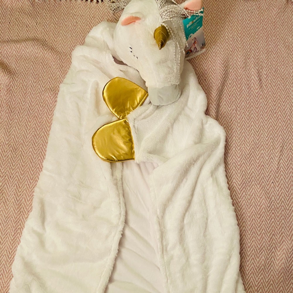 Pillowfort Unicorn Hooded Blanket